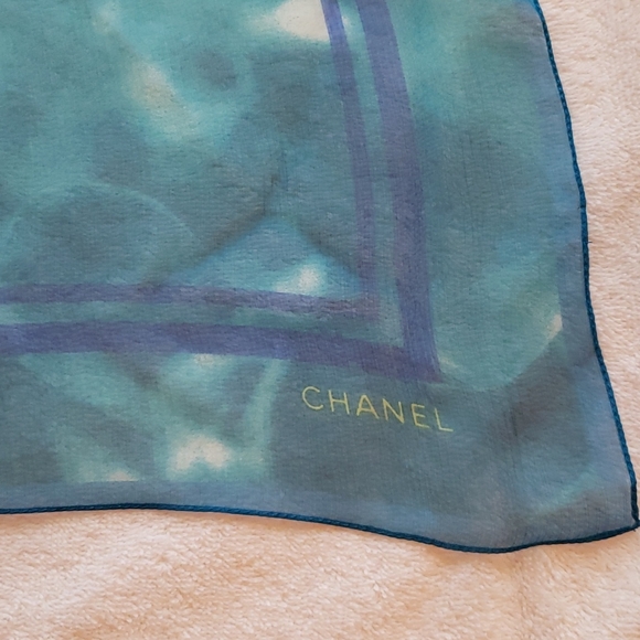 Chanel sheer silk scarf 34 in square - Picture 3 of 4